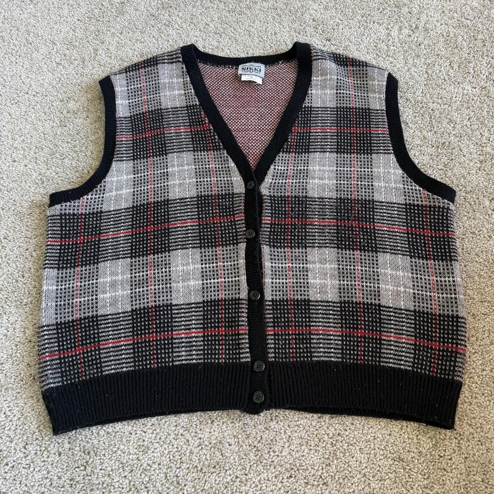 NIKKI Sweater Vest Womens XL Gray Plaid V Neck Button Front Knit Sleeveless